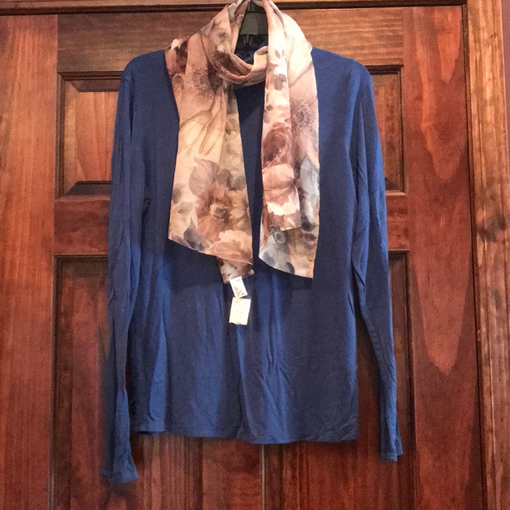 Scarf INCLUDED 🧡